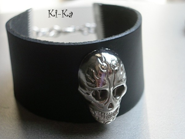 BLACK SKULL
