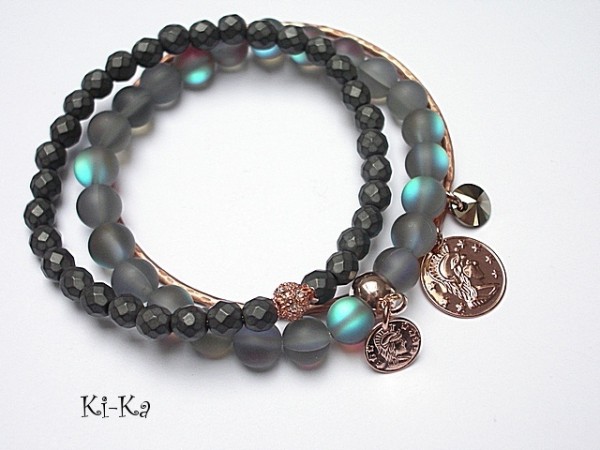 Kwarc mystic, hematite and brass set