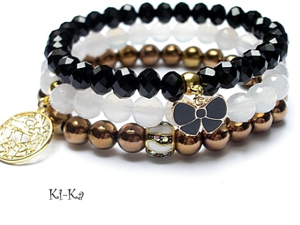 Black, white and gold set