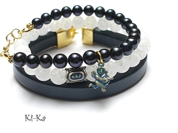 Navy blue and white set