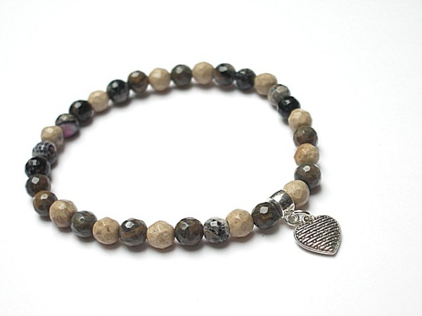 Serce w kamieniach /08-2014/