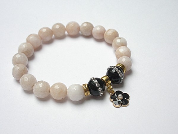 Nude and black flower /12-2014/