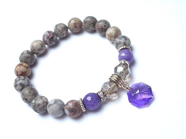 TAUPE AND VIOLET vol. 2 /01.02.17/