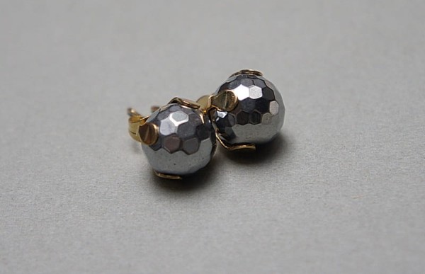 Dots - hematyt silver /alloys collection/ - sztyfty